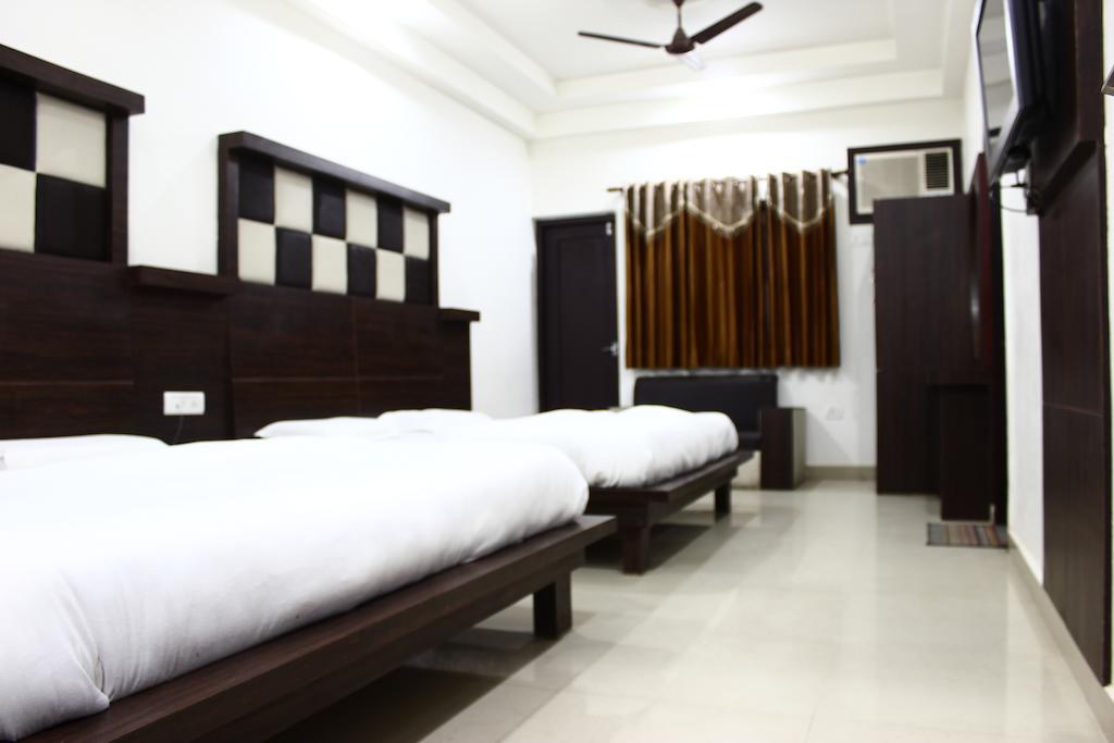 Hotel Maharaja Katra  Habitación foto